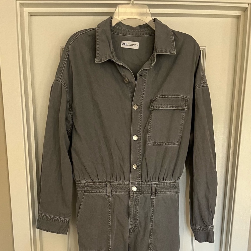 Zara blue/gret denim long sleeve cargo jumpsuit. Size medium. Worn 1x.